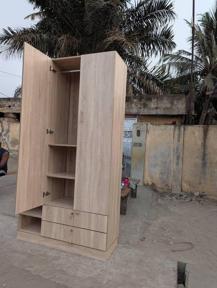 ARMOIRE  3 BATTANT