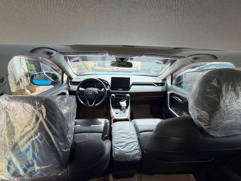 TOYOTA RAV4 2021