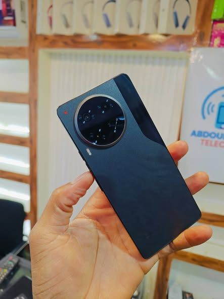 Tecno camon 30 256gb 8gb ram