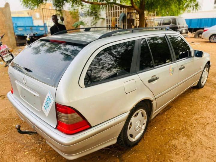C180 Familiale Classic 2001