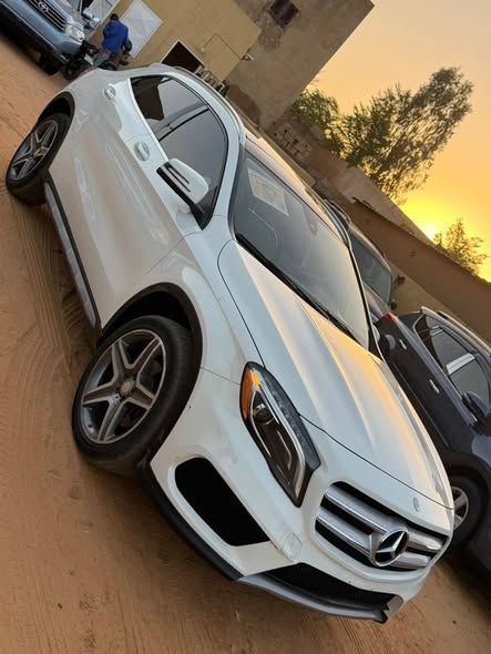 Mercedes GLA 2015  V4