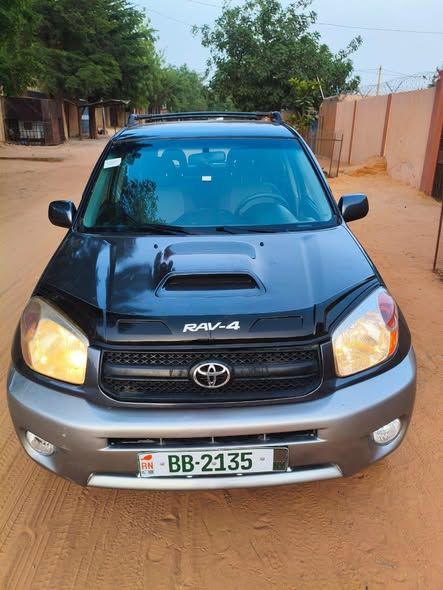 Rav en très bon état boîte automatique