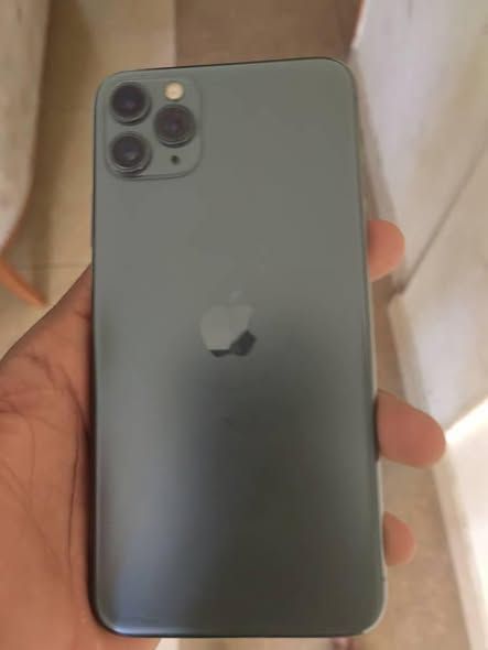 📱 iPhone 11 Pro Max - 64GB