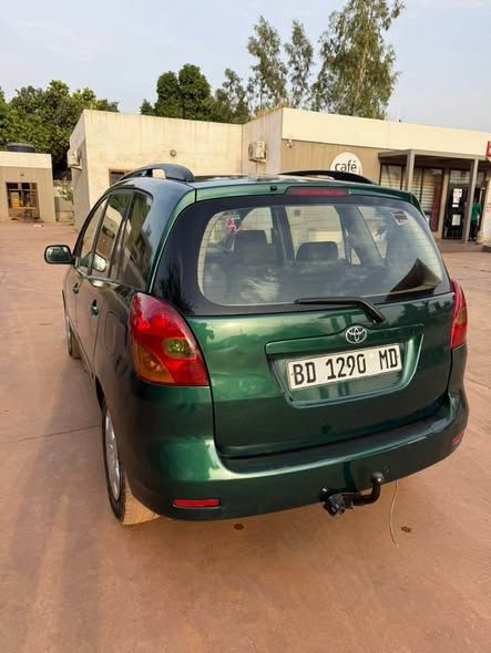 Toyota petit verso essence