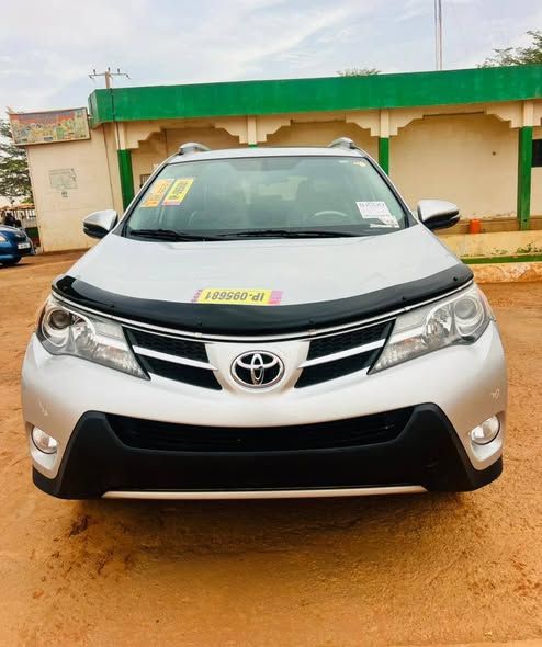 Rav4 2014 tout neuf