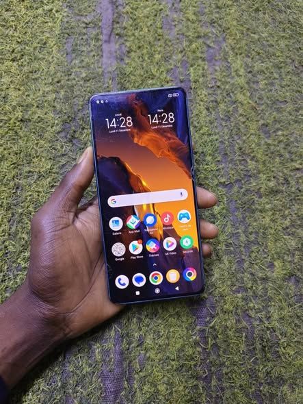 Pocco F5 original état propre
