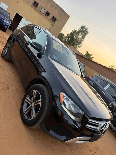 MERCEDES GLC 300 2017 V4