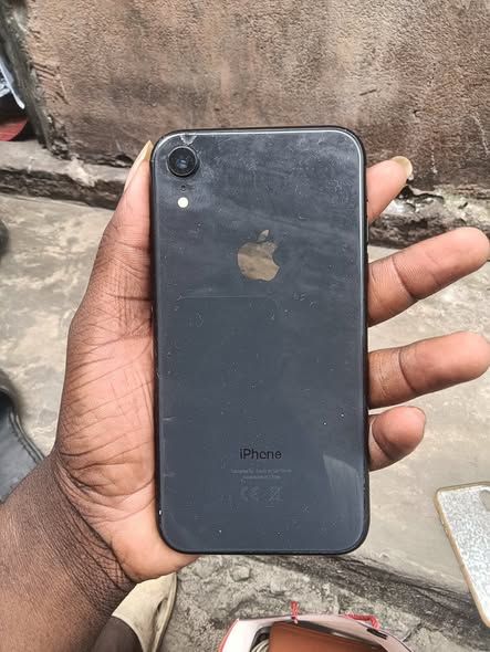 iPhone XR 64gb tout fonctionne parfaitement
