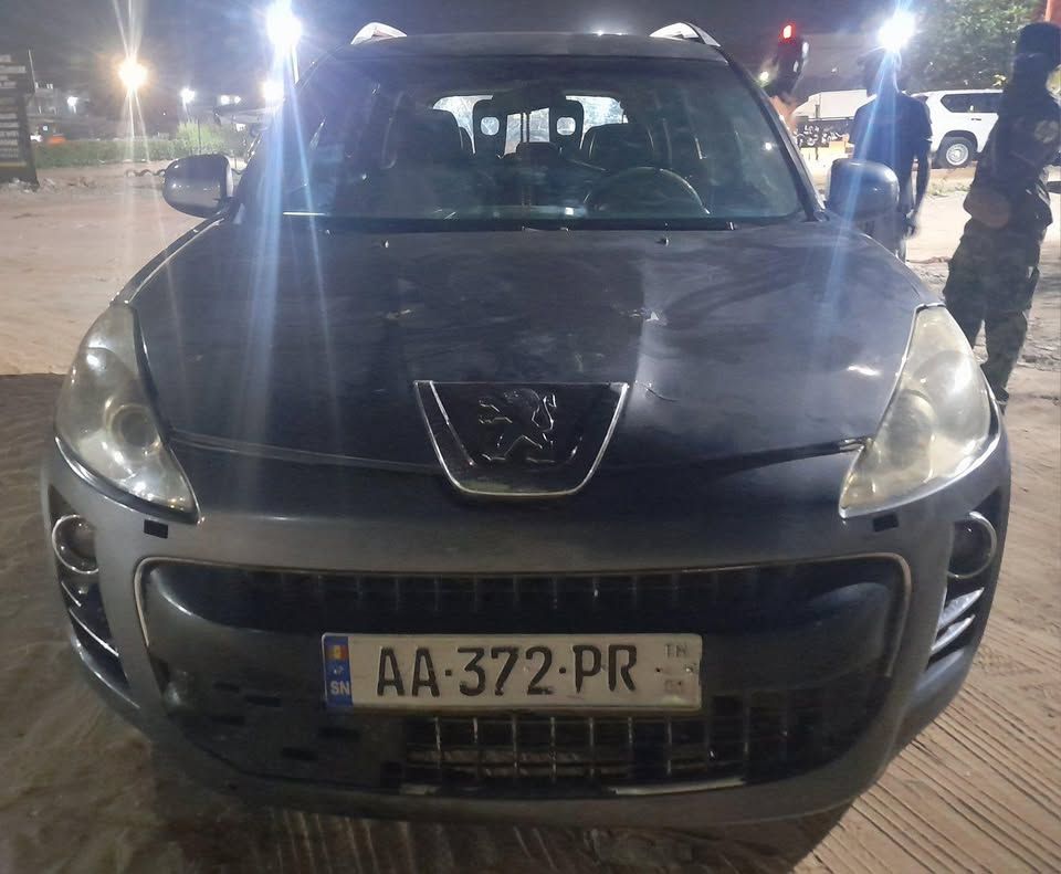 Peugeot 4007 diesel manuelle 7 places