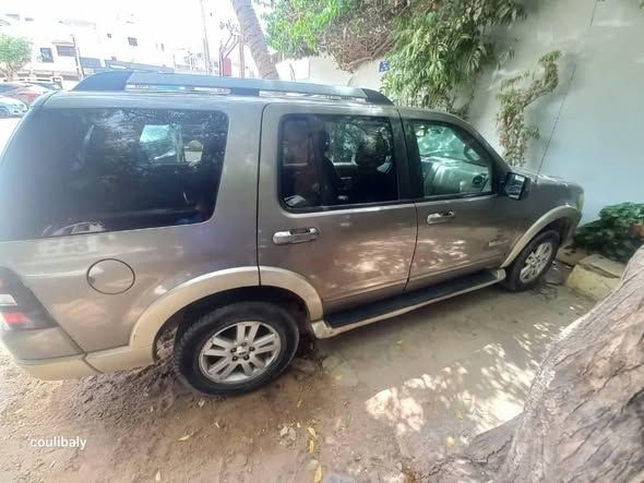 Ford Explorer 2006, en très bon état
